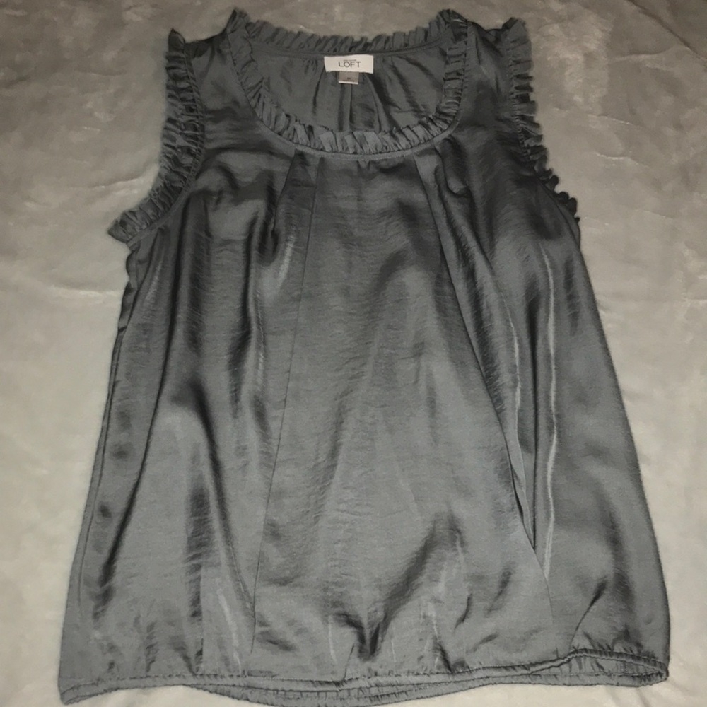 Ann Taylor LOFT Ruffled Sleeve Tank - M